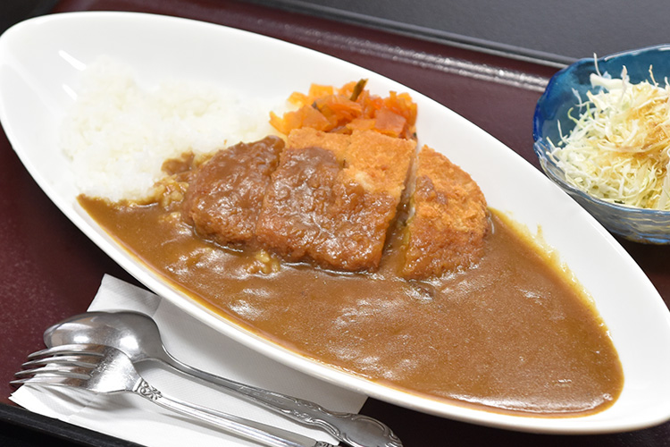 カツカレー 和食処 かじか亭