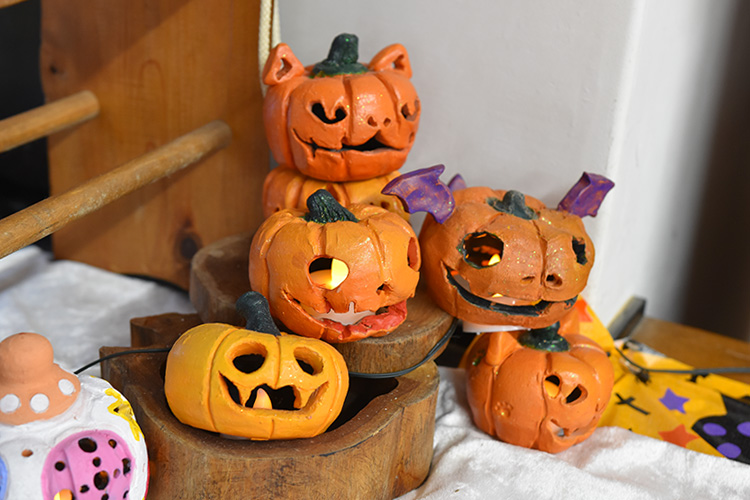 ハロウィンランタン作り 阿南町陶芸体験館