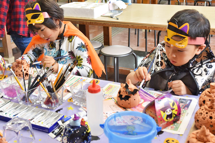 ハロウィンランタン作り 阿南町陶芸体験館