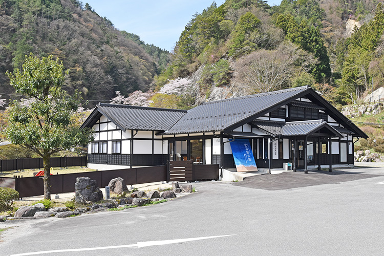 阿南町化石展示館（地域交流施設）